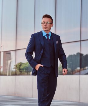 confident-businessman-dressed-in-an-elegant-suit-s-2021-04-04-11-16-50-utc-1.jpeg